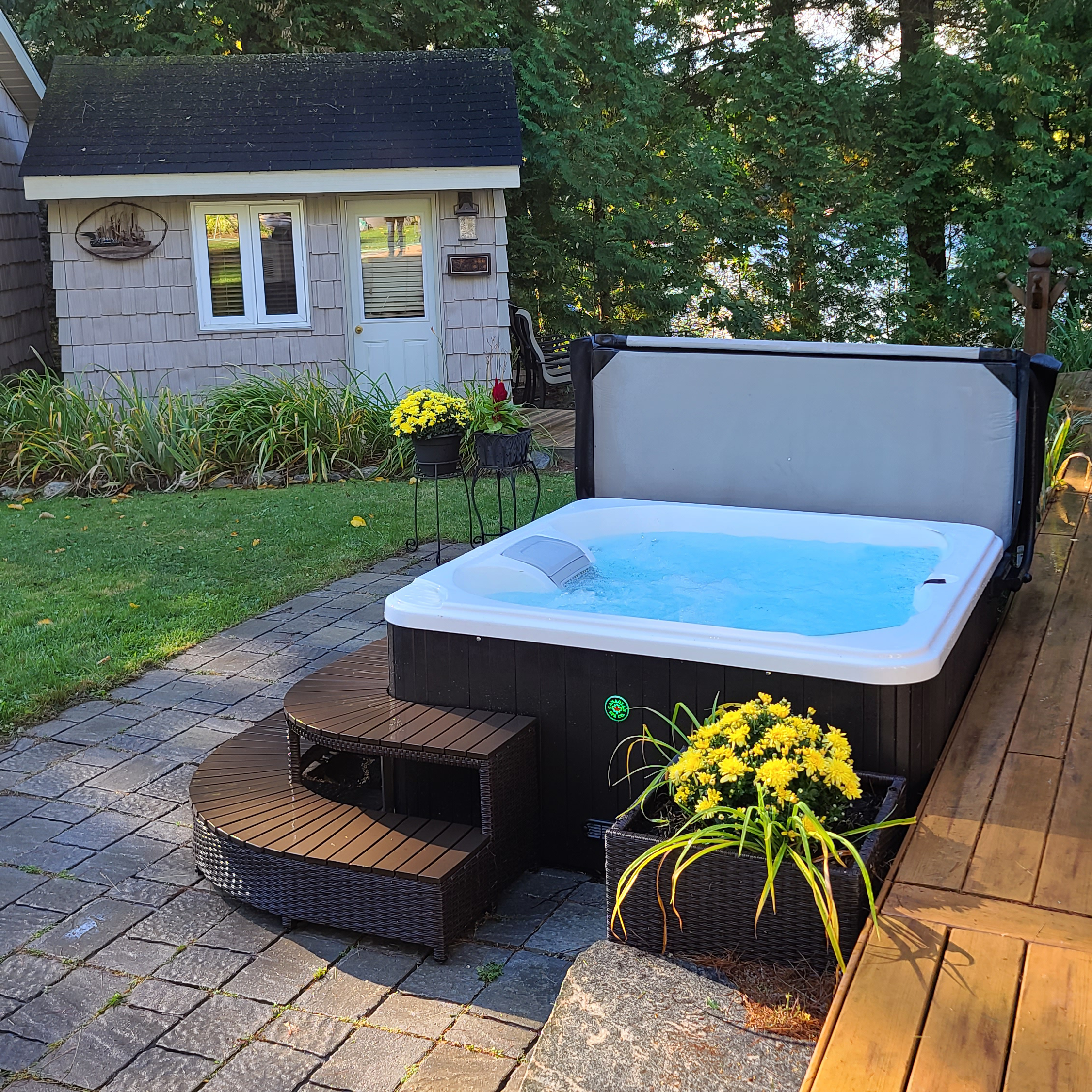 Canadian Spa Gander 4-Person 15-Jet Portable Hot Tub